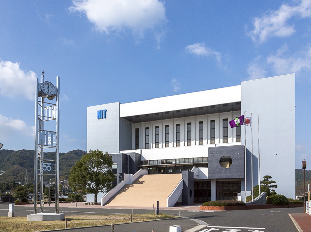 西日本工業大学のスポーツ施設