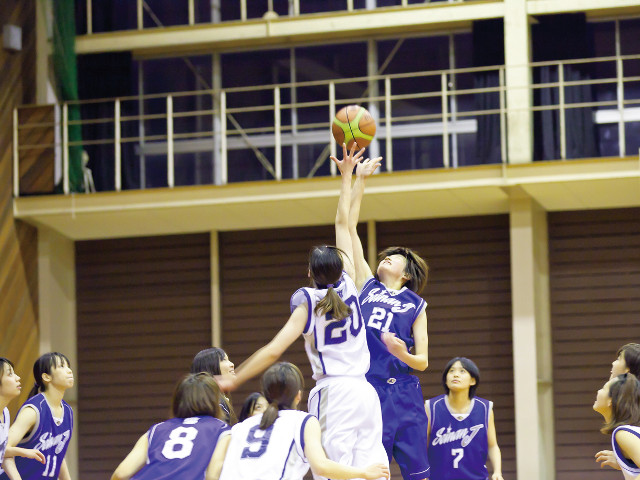 西南女学院大学のスポーツ施設