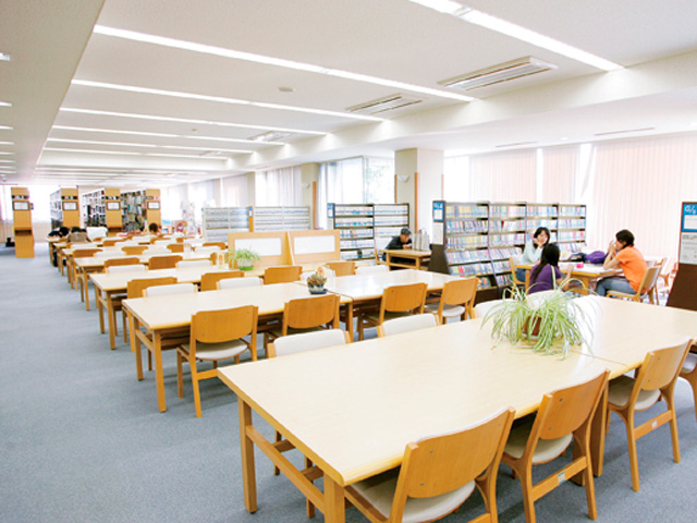 岐阜聖徳学園大学の図書館