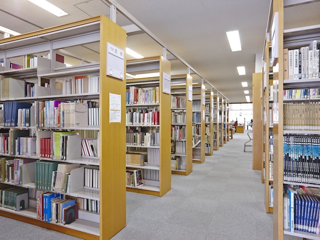 就実大学の図書館