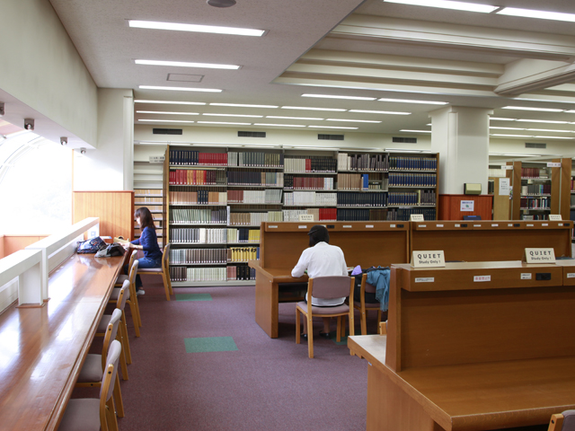 清泉女子大学の図書館