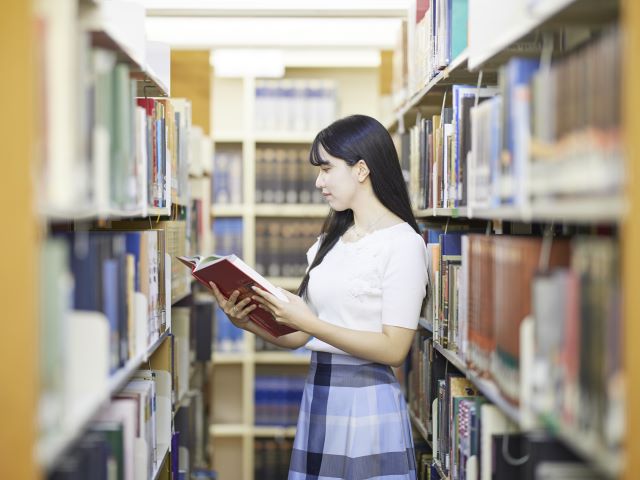 聖心女子大学の図書館
