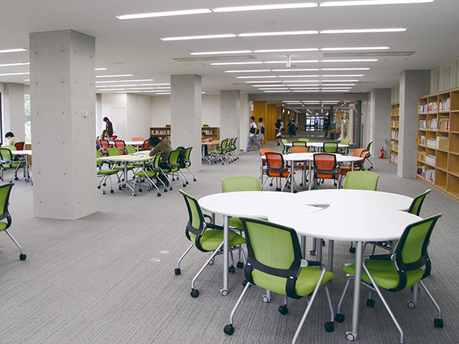 中部大学の図書館