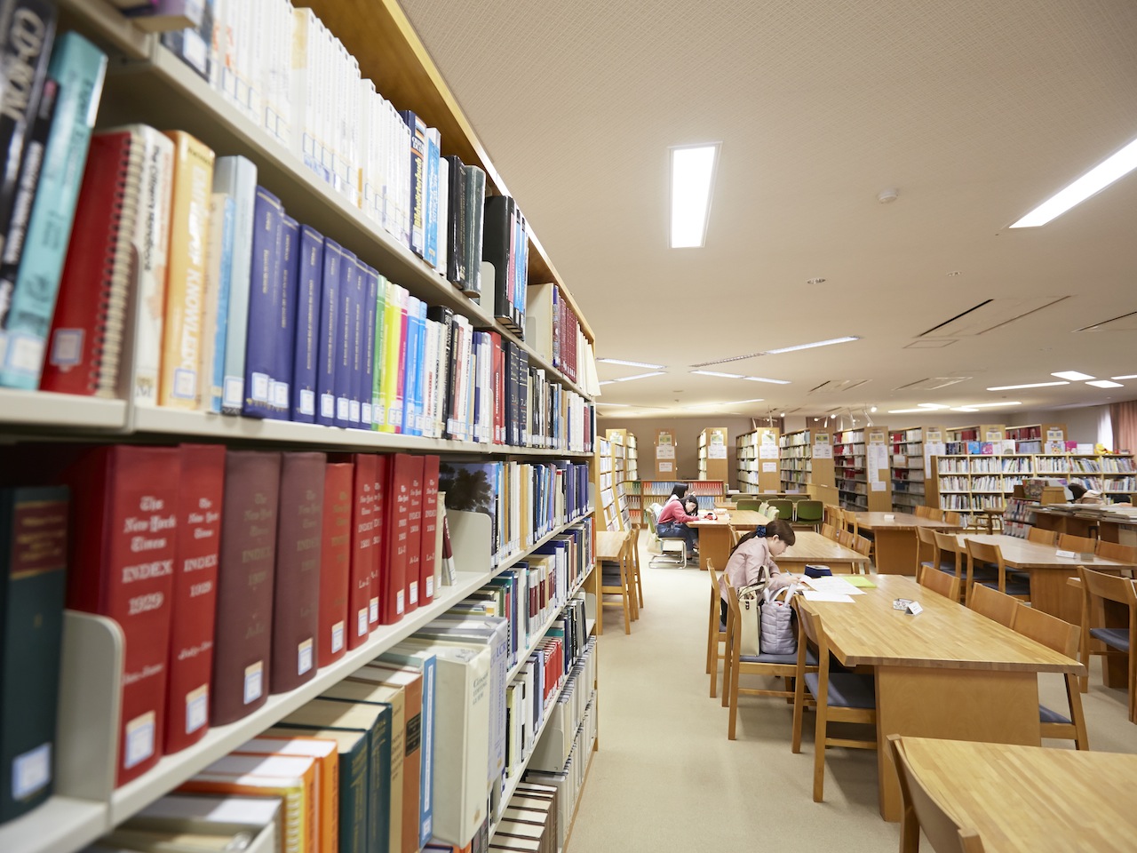 長崎純心大学の図書館