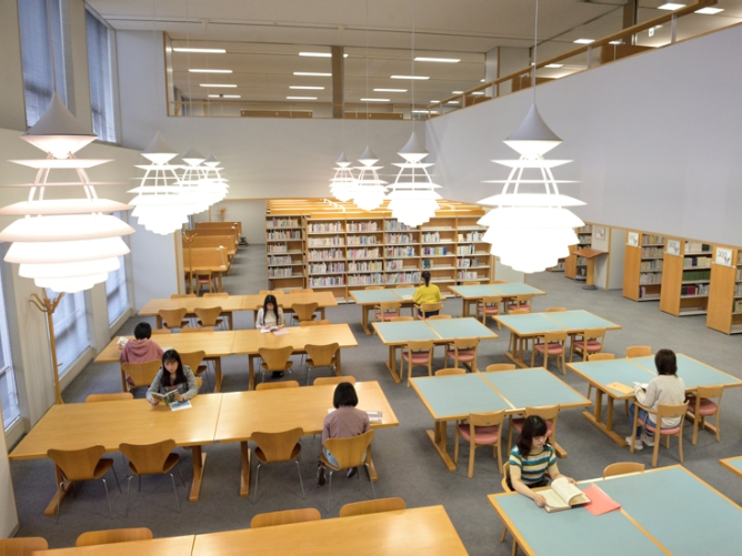武庫川女子大学の図書館