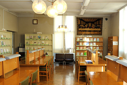 ルーテル学院大学の図書館