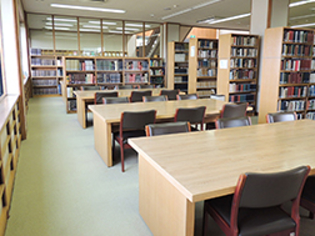九州大谷短期大学の図書館
