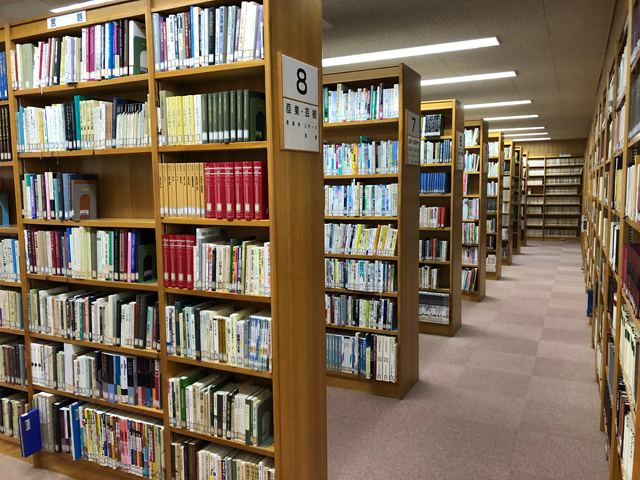 東京立正短期大学の図書館