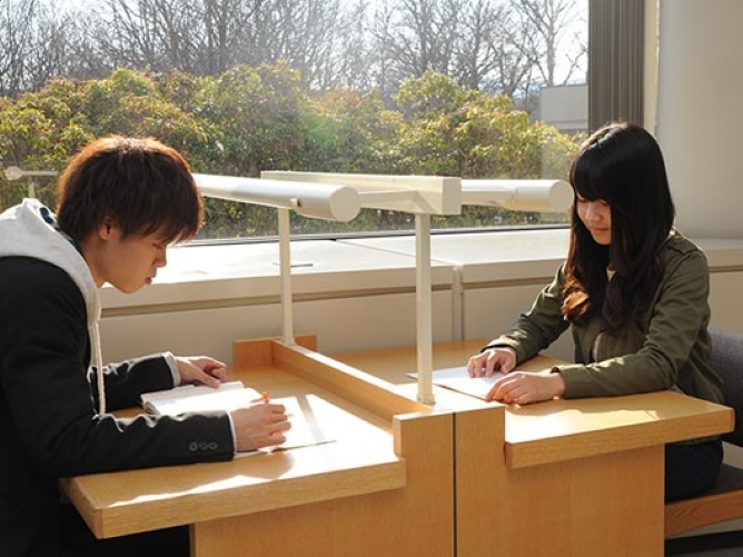 松蔭大学の図書館