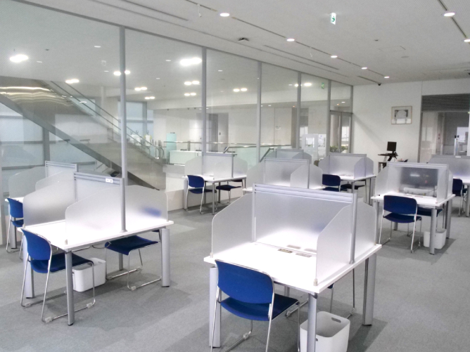 宝塚大学 大阪 梅田キャンパスの図書館