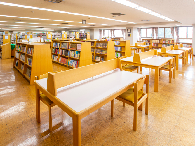 大阪信愛学院大学の図書館