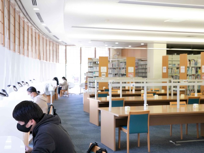 淑徳大学の図書館