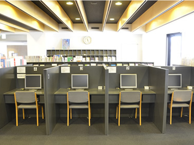 大阪城南女子短期大学の図書館