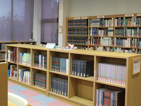 滋賀文教短期大学の図書館