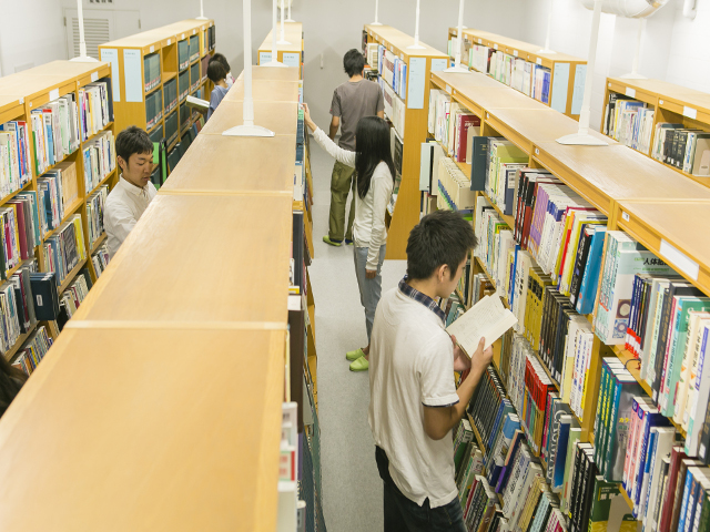 大阪物療大学の図書館