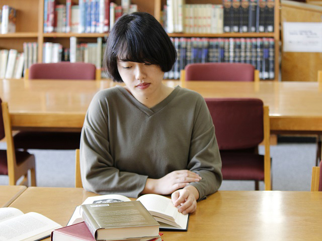 昭和音楽大学の図書館