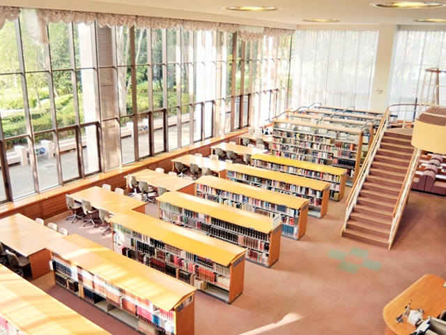 筑波学院大学の図書館
