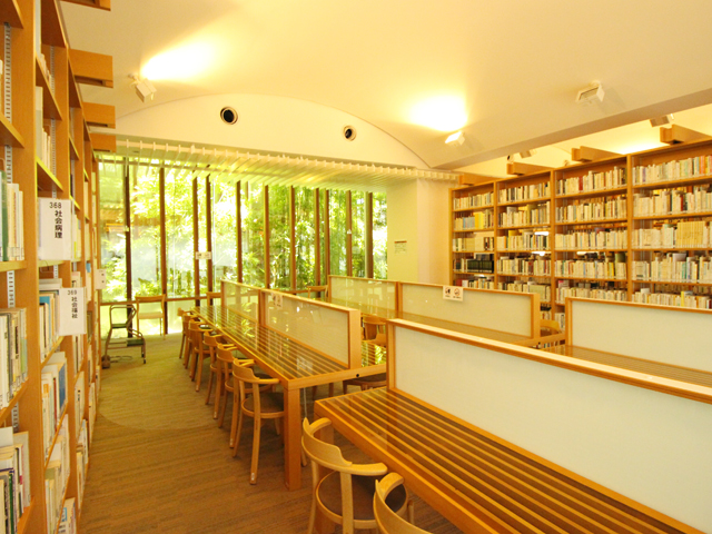 東京未来大学の図書館