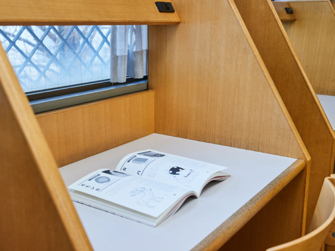 大阪信愛学院大学の図書館