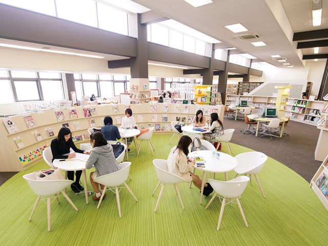 椙山女学園大学の図書館