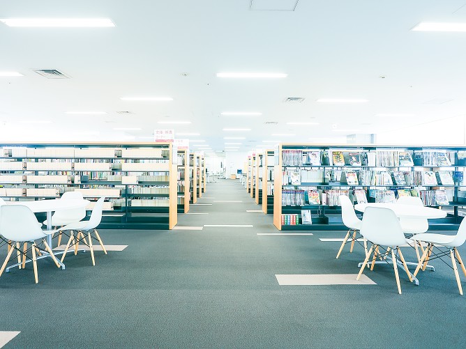 帝京平成大学の図書館