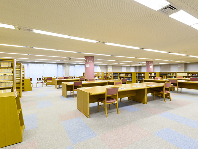 駒沢女子短期大学の図書館