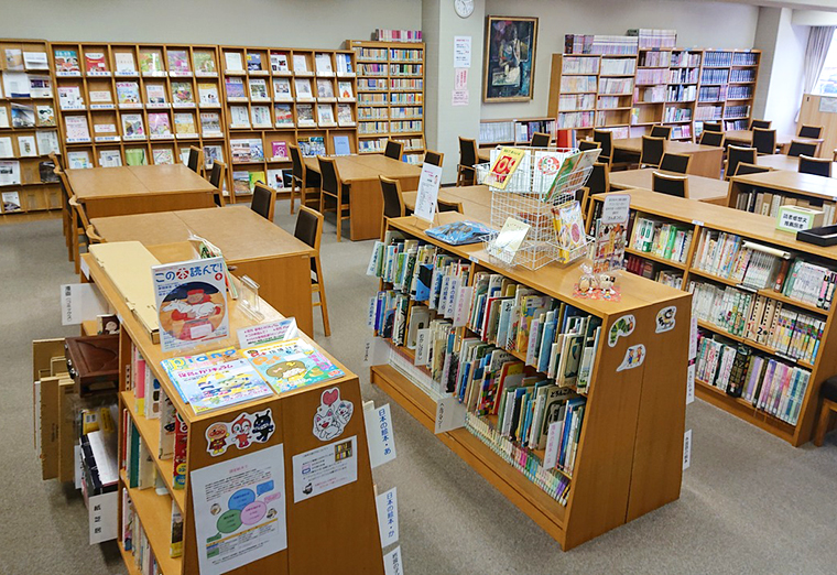 甲子園短期大学の図書館