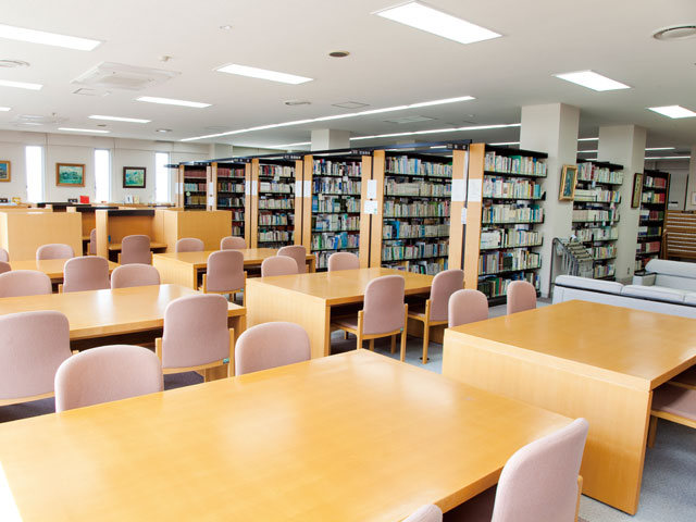 聖和学園短期大学の図書館
