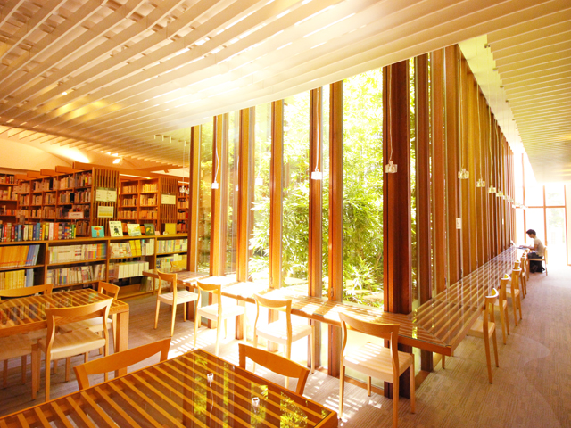 東京未来大学の図書館
