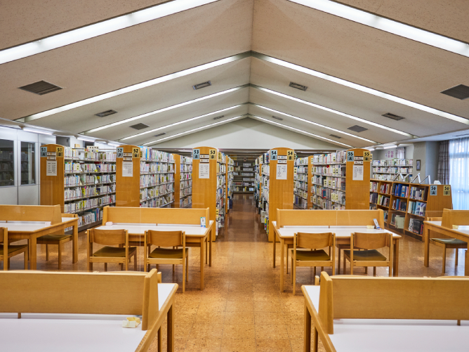 大阪信愛学院大学