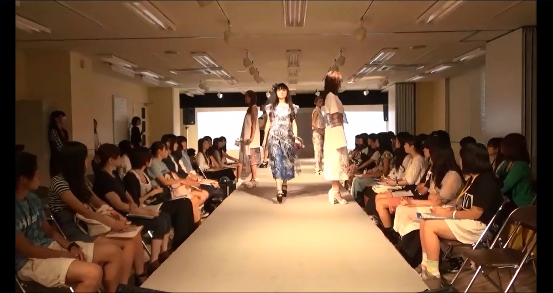 サマーコレクションファッションショー15 日本の学校
