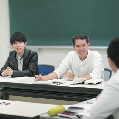 国際関係学部
