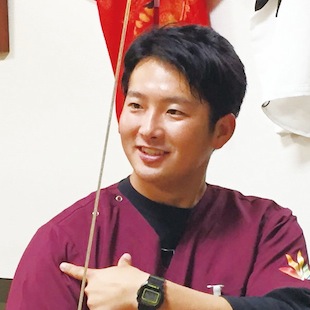梯 誠剛 さん
