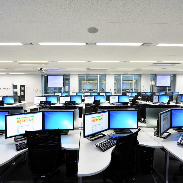 情報科学部
