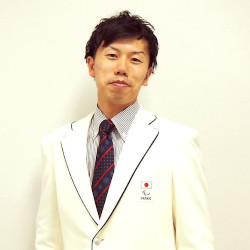 東山 学史 さん