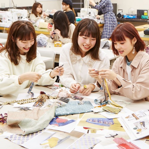 ファッションクラフトデザイン学科