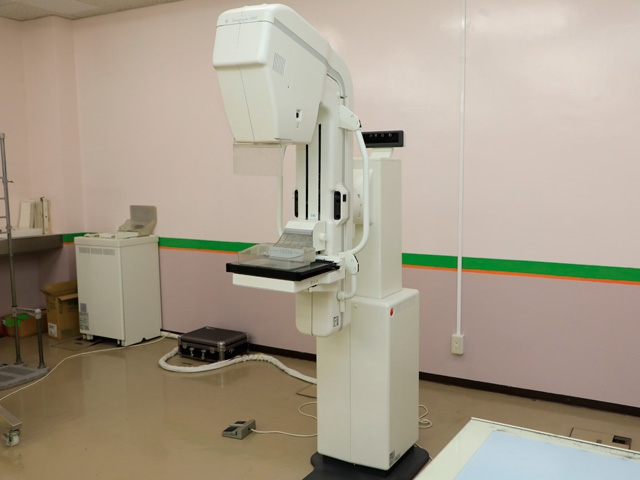 乳房エックス線装置／マンモグラフィーによるがん検診に対応します。				