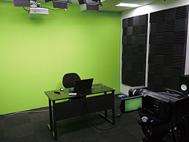 撮影スタジオ：実写の画像とCG映像を合成する際などに活用できます。