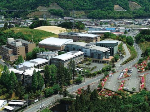 駅前正門・大階段