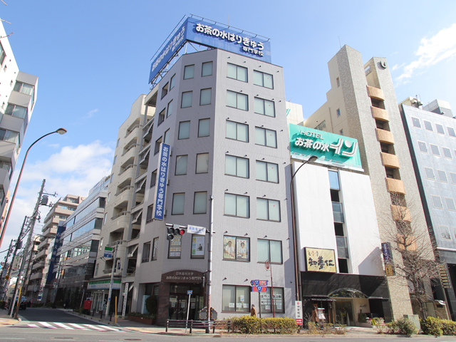 御茶ノ水駅・新御茶ノ水駅から徒歩3分!駅から近くて通いやすい!