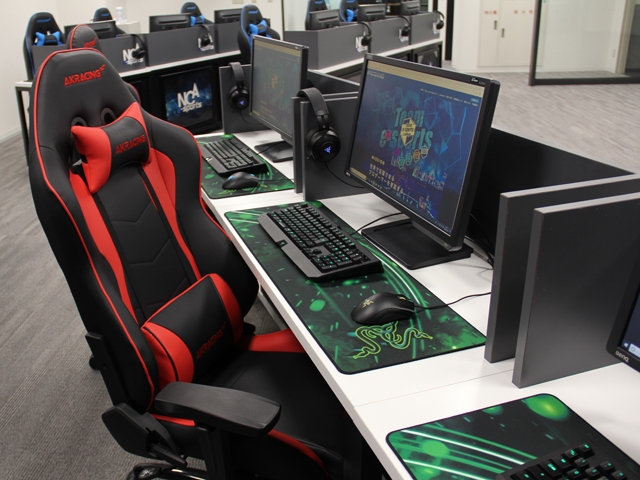 e-sportsルーム:東海地方初!e-sports専用教室
