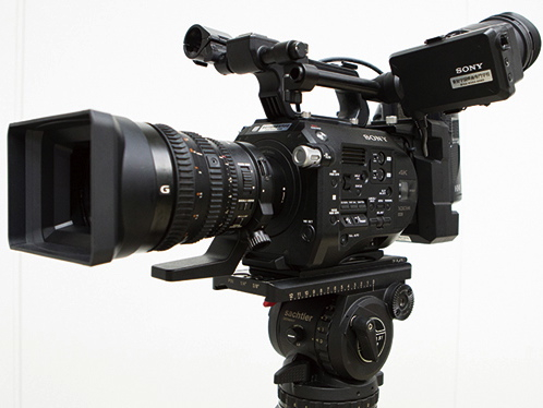 4K対応、ISO2000基準、14ストップ階調などの最新技術を搭載した「PXW-FS7」「PXW-FS7 II 」。プロの撮影現場でもよく使われています。