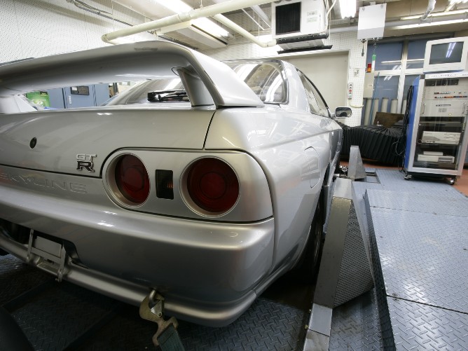 実習車両：日産スカイライン GT-R(R32)