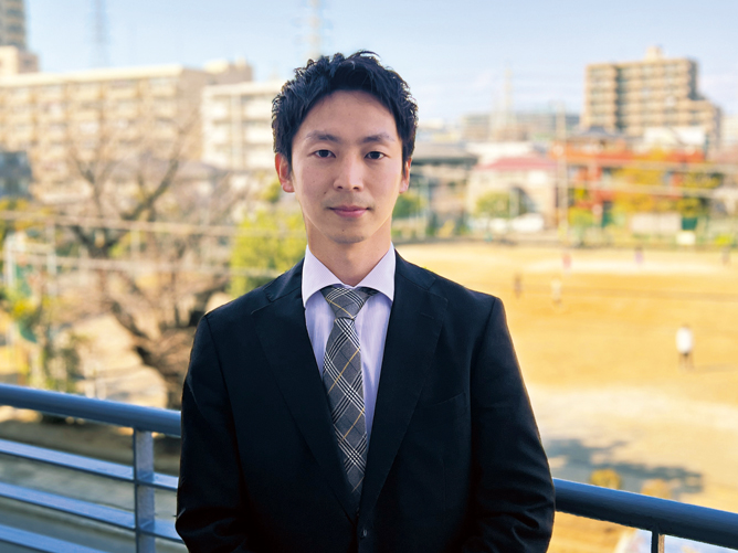 ITエンジニア科担当の石神先生：簡単なことから一つずつ積み重ねていこう！