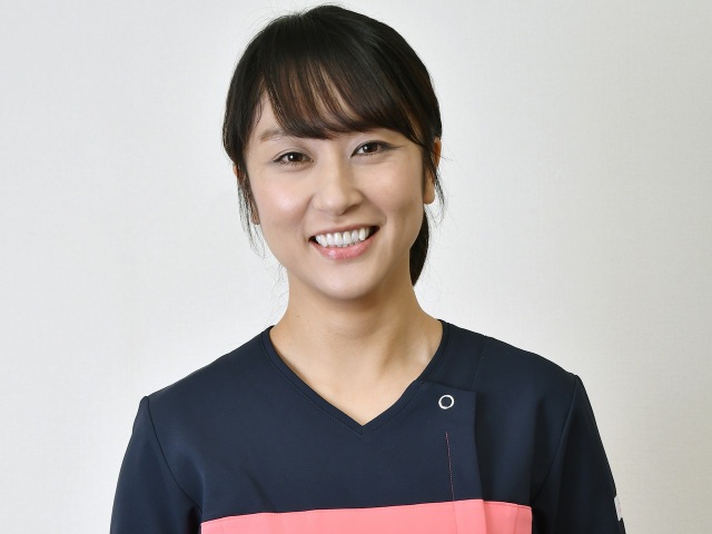 吉田　彩先生。患者様を笑顔にできるような、心遣いのある歯科衛生士となるように三年間しっかりサポートしたいと思っています。