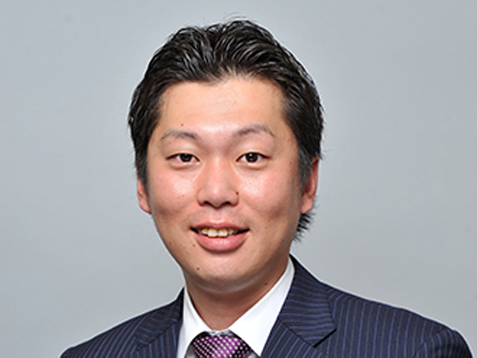 島田雅輝先生：宴集会実務、料飲レストラン実務、ホスピタリティ実務を担当。本校のゆるキャラ的存在で学生から人気の先生。