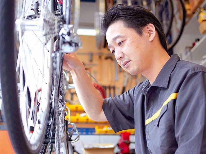 メンテナンスカリキュラム担当・大槻正哉先生：“旅の自転車専門店”を掲げる「velocraft（ベロクラフト）」店長。著書『旅する自転車の作り方』はベストセラー。