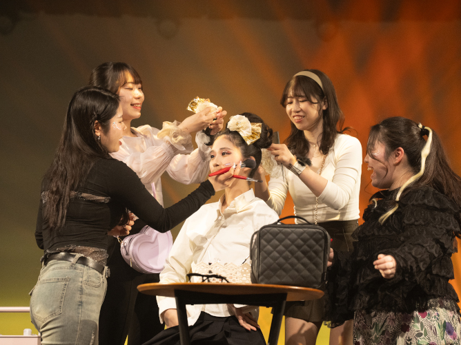 舞台上でのライブヘアメイク！（2組）