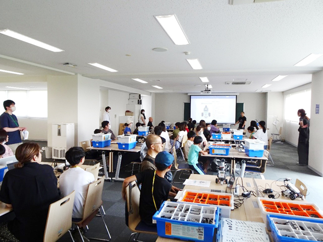 夏休み自由研究教室
～ロボットでプログラミングを学ぼう～1