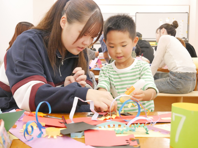 こども造形教室「紙おびでなにつくる？」2